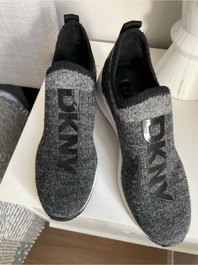 DKNY Women’s Black & Gray Slip-On Knit Loafers